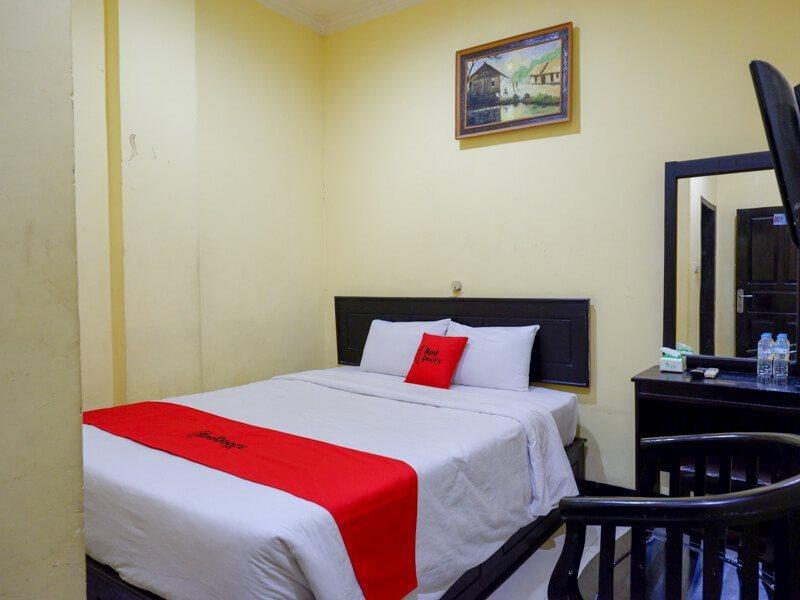 מלון Lepoleop Reddoorz Near Citraland Waterpark Kendari מראה חיצוני תמונה