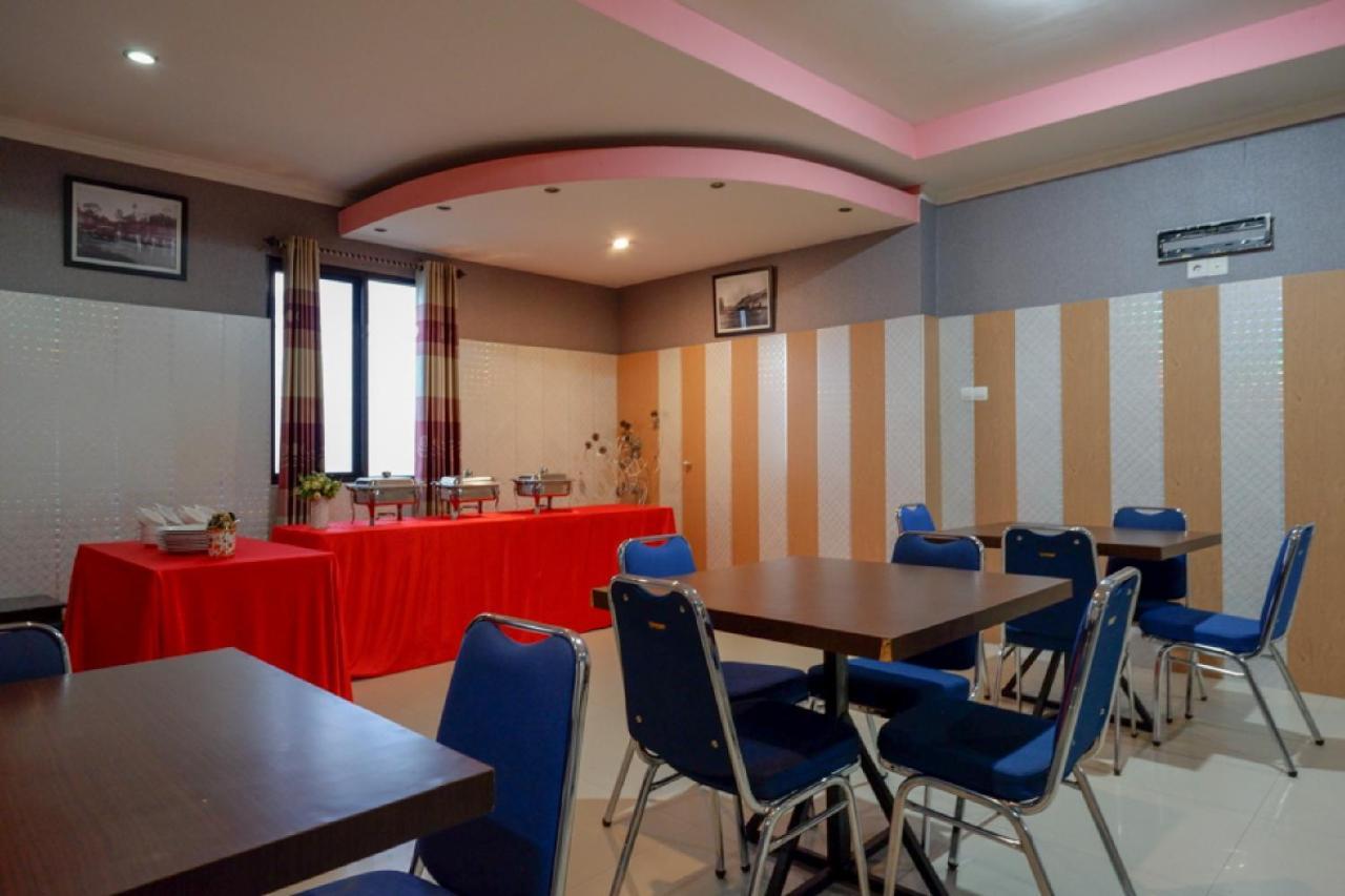 מלון Lepoleop Reddoorz Near Citraland Waterpark Kendari מראה חיצוני תמונה