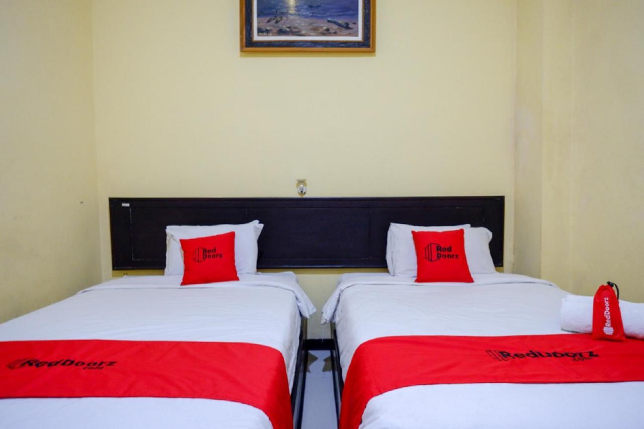 מלון Lepoleop Reddoorz Near Citraland Waterpark Kendari מראה חיצוני תמונה