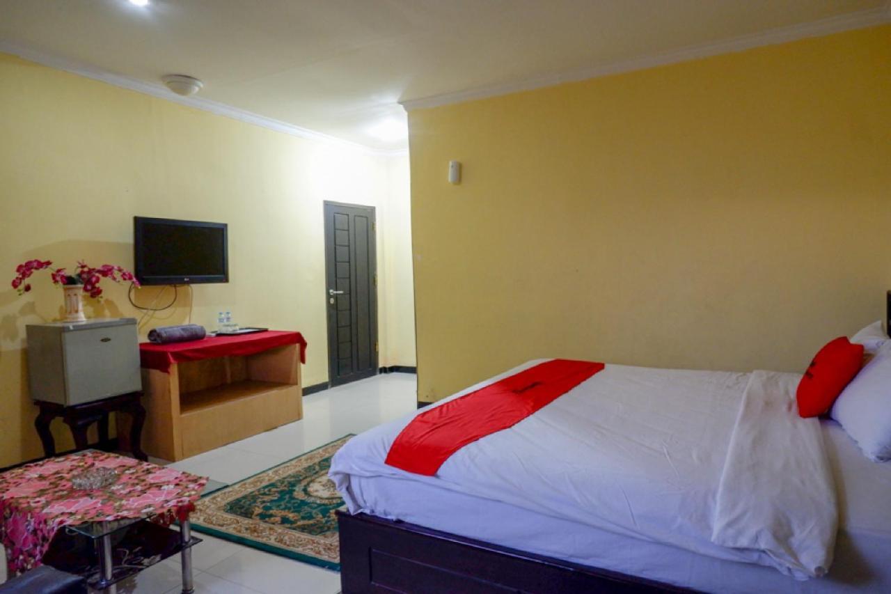 מלון Lepoleop Reddoorz Near Citraland Waterpark Kendari מראה חיצוני תמונה