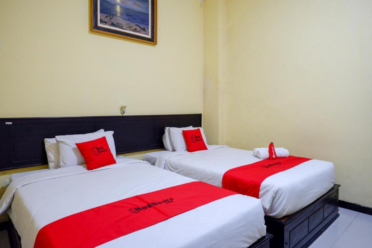 מלון Lepoleop Reddoorz Near Citraland Waterpark Kendari מראה חיצוני תמונה