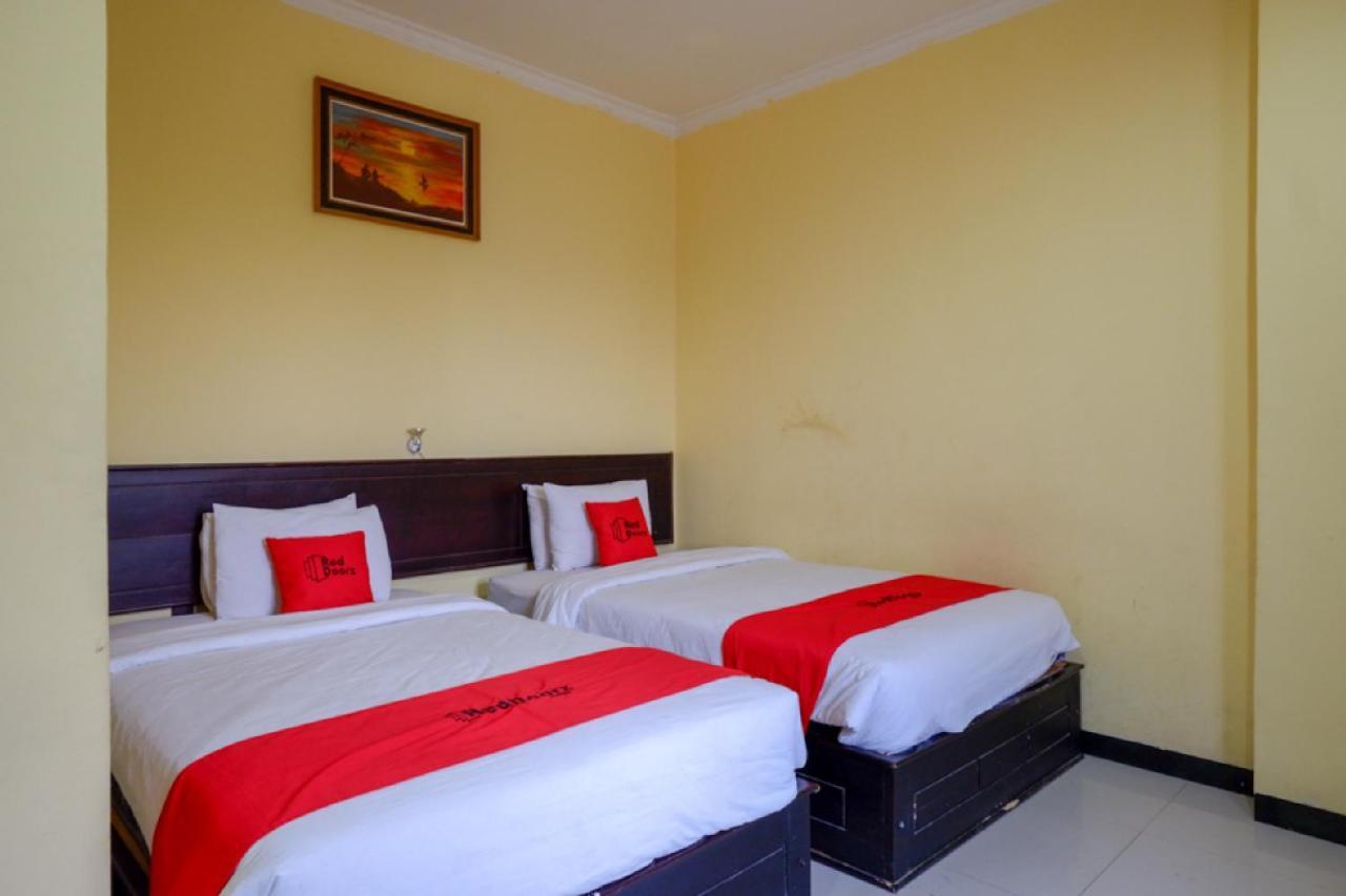 מלון Lepoleop Reddoorz Near Citraland Waterpark Kendari מראה חיצוני תמונה